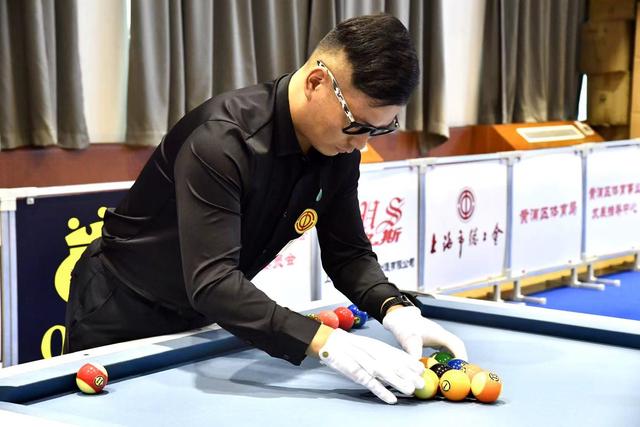 性的吹罚出 性的吹罚出