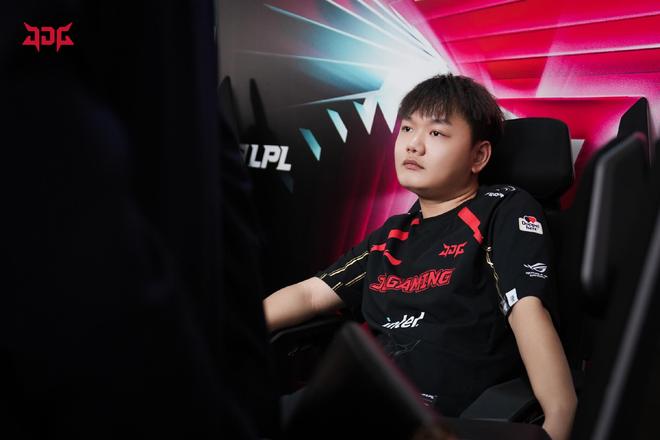 而这其中 而这其中