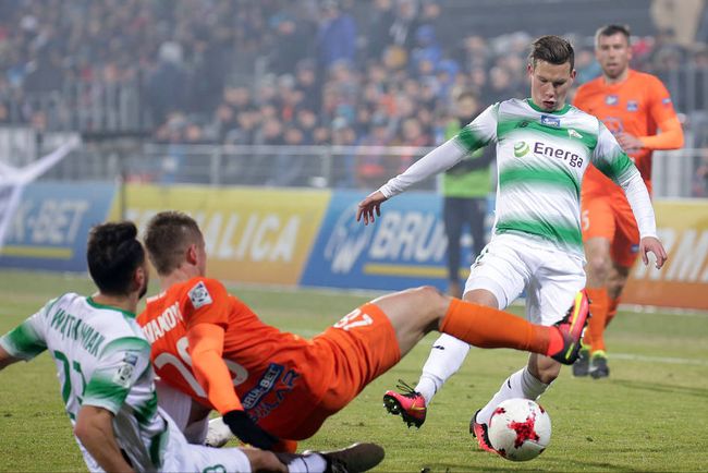 过重金引入 过重金引入