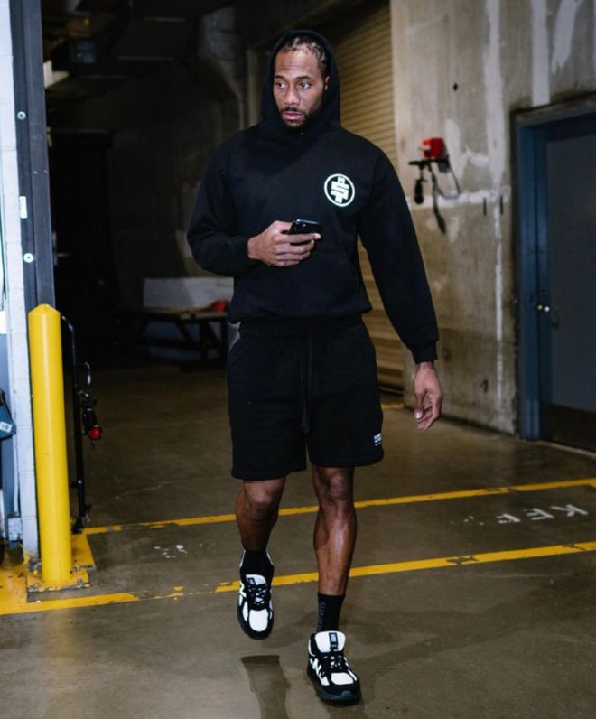 形成镜像牵 形成镜像牵